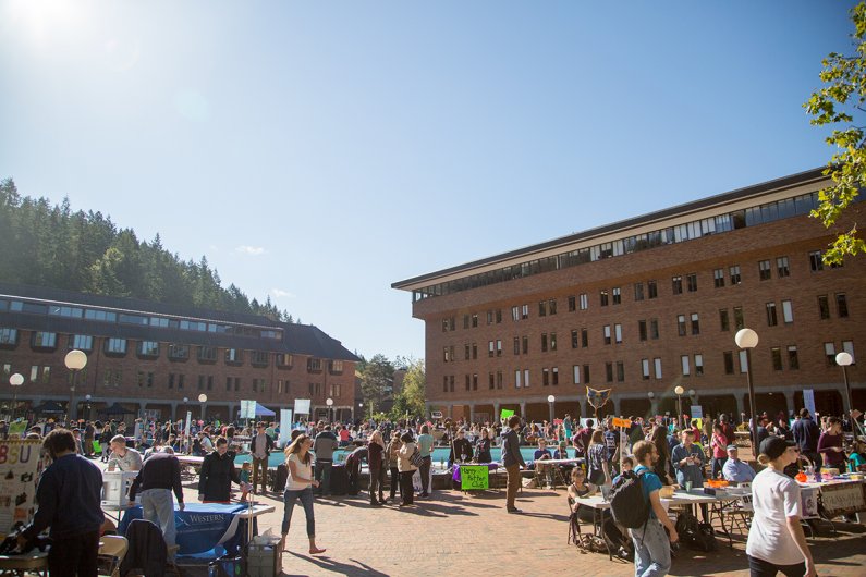 Info Fair introduces new students to campus life, activities, WWU News