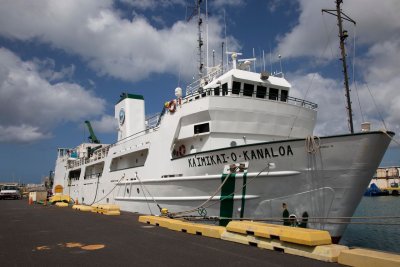 the university of hawaii's research vessel